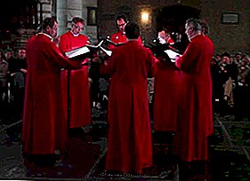 De geschiedenis van Gregoriaanse gezangen: het recitatief van het gebedenkoor zal antwoorden